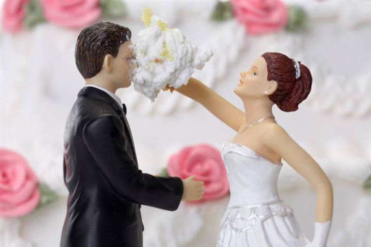 hilarious cake toppers 14