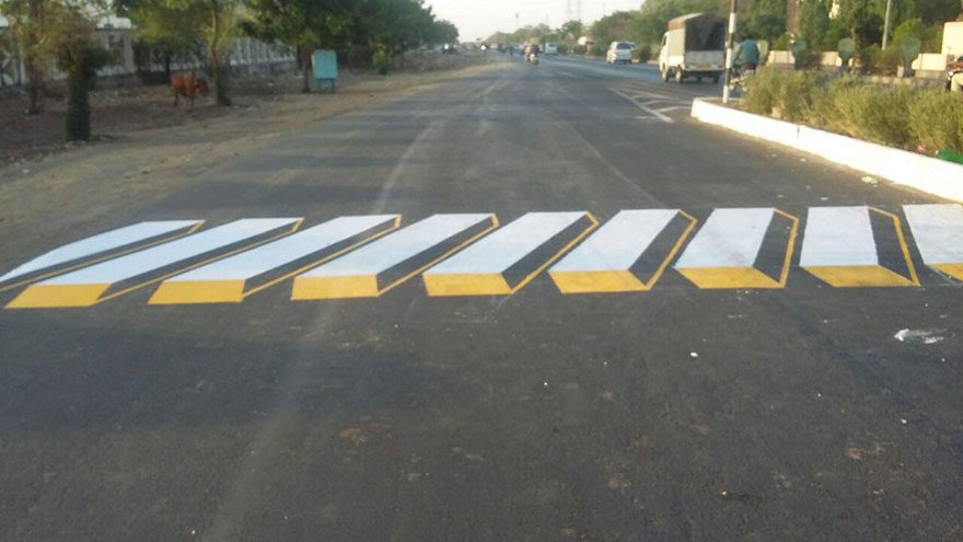 pedestrian painting in India 