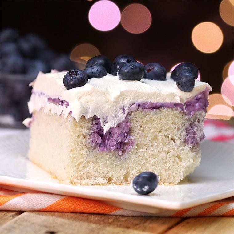 blueberry-cheesecake-poke-cake1