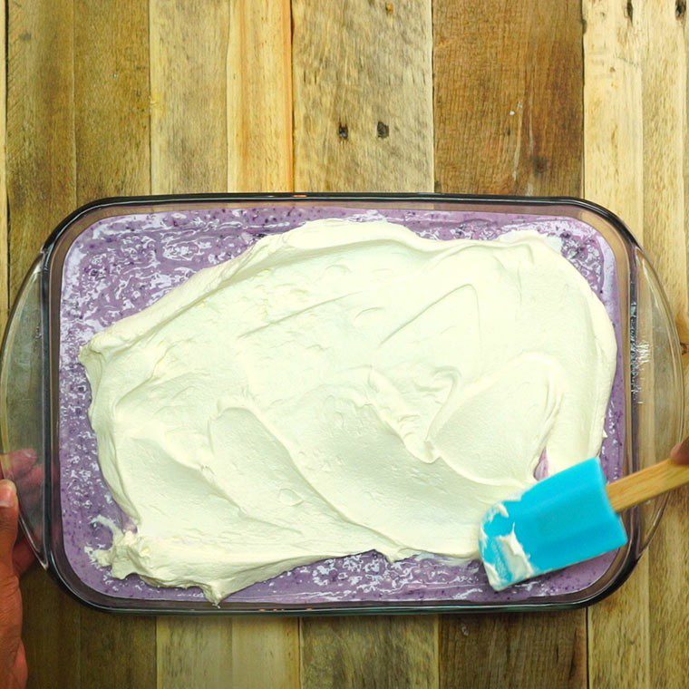 blueberry-cheesecake-poke-cake10