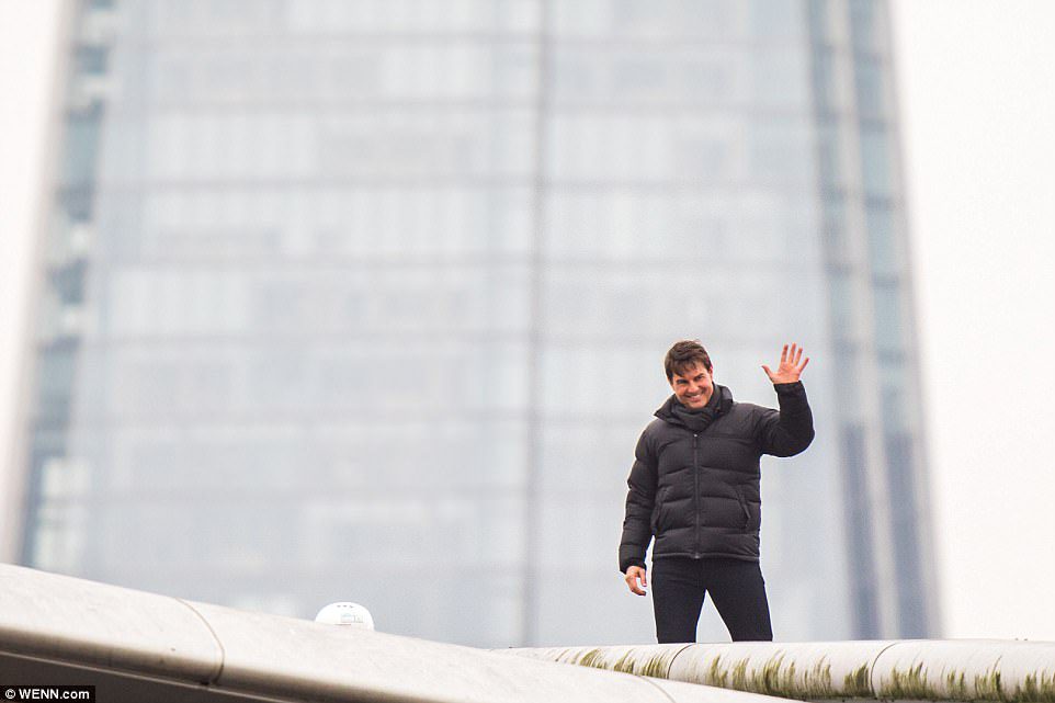Tom Cruise death-defying stunt
