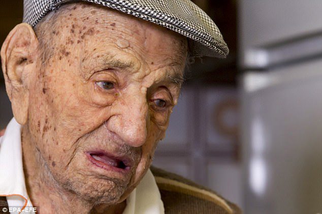 worlds oldest man dies